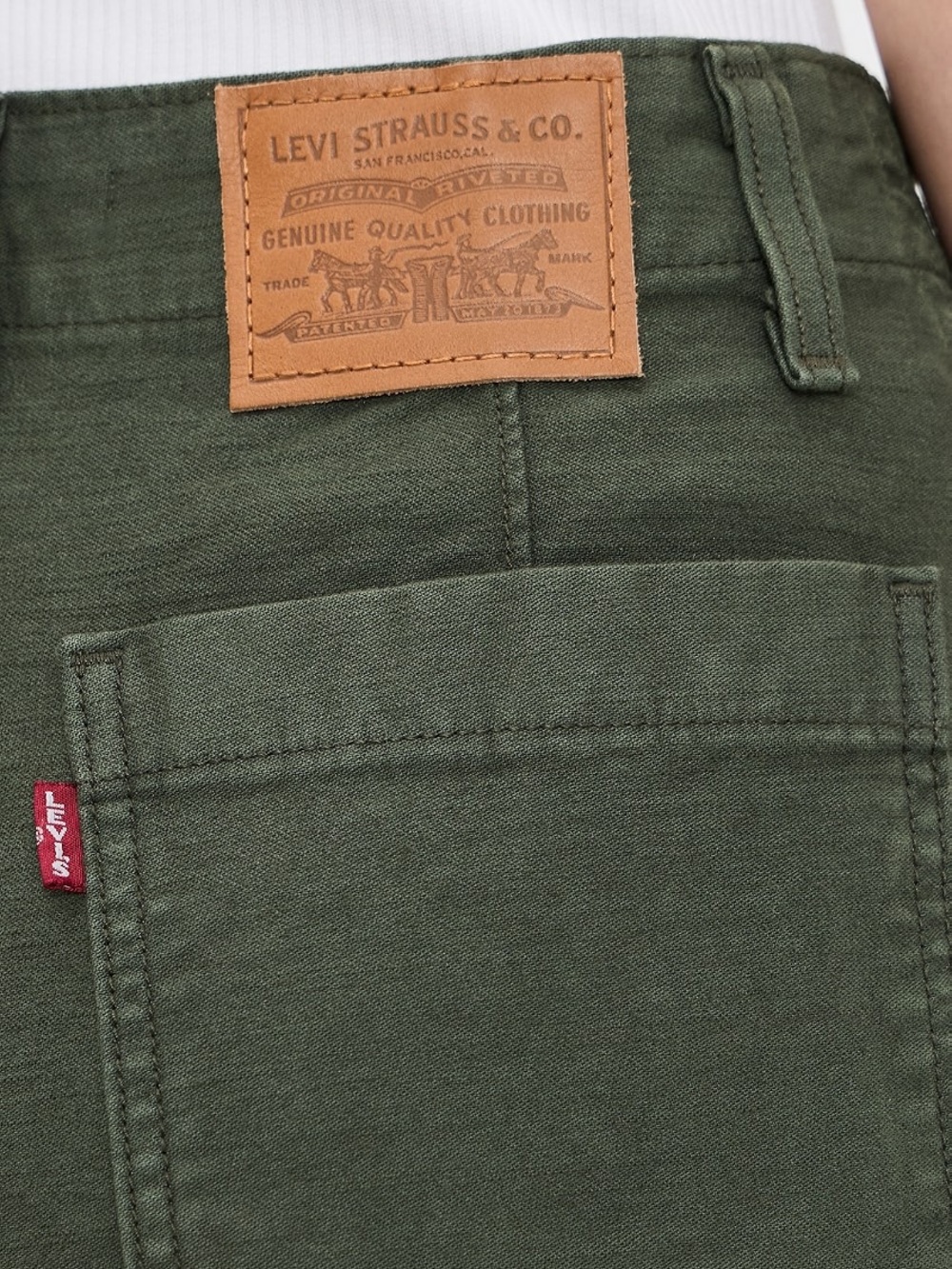 Levi's Ribcage Utility Shorts - Picture 5 of 7